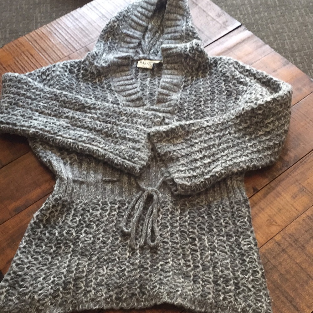 Hooded sweater